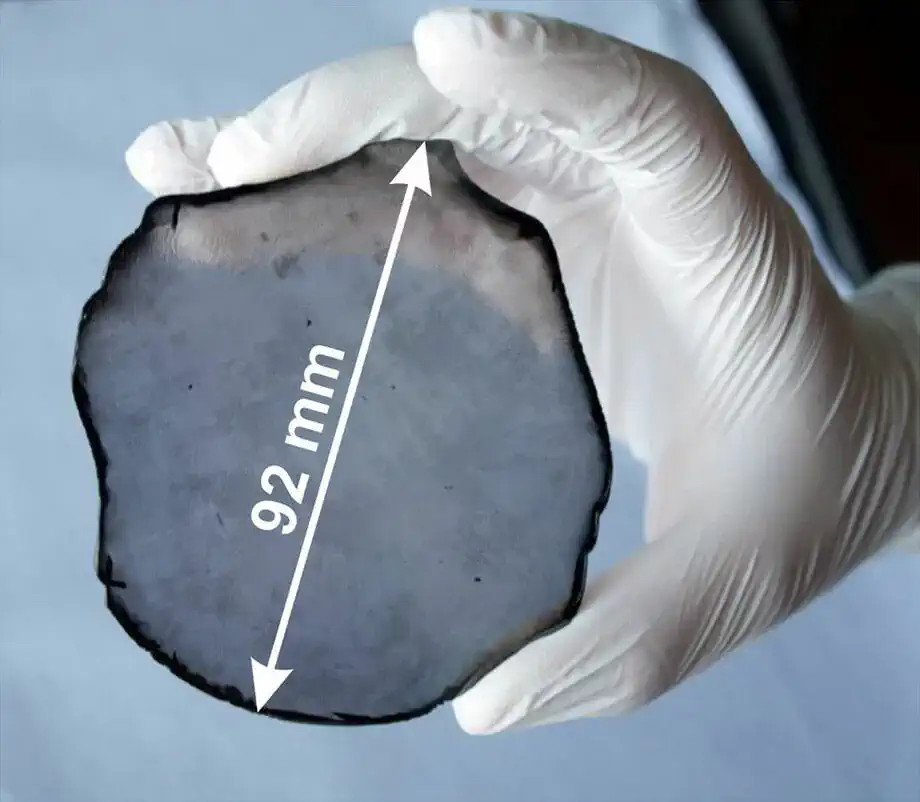 Independent circular CVD material reference used to introduce plate and round-format selection