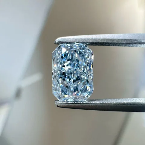 Blue diamonds, DiamovaLab supplied sample photograph
